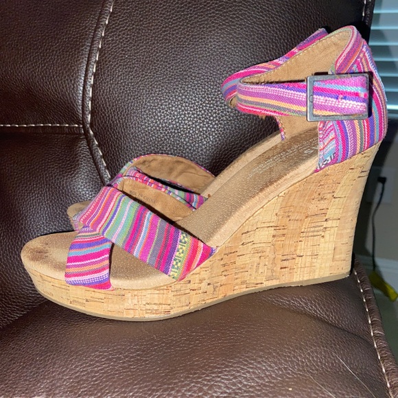 Toms Shoes - Toms Pin Striped Colorful Wedge Sz 7